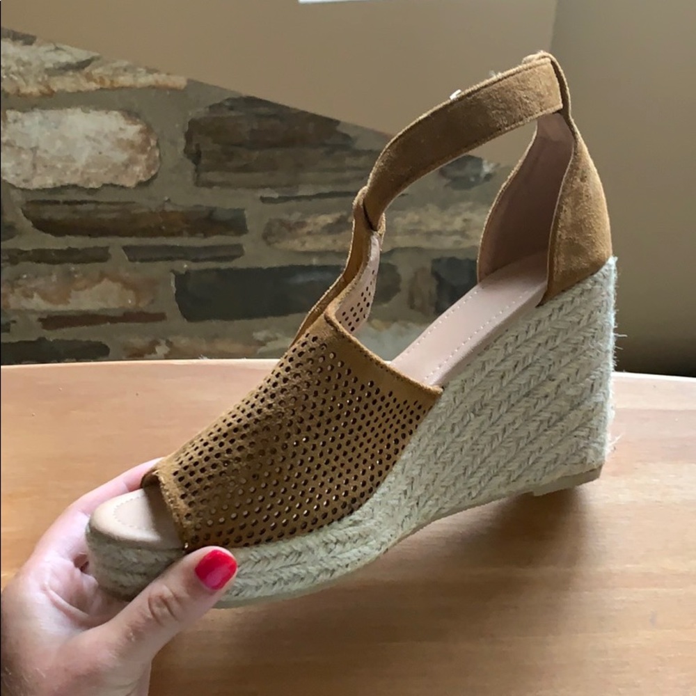 Shoes - Picture 2 of 4